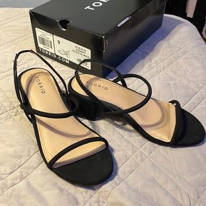 BRAND NEW in box ~ Torrid Black Strappy Block Mule Heels Size 9 FAST SHIPPING!
